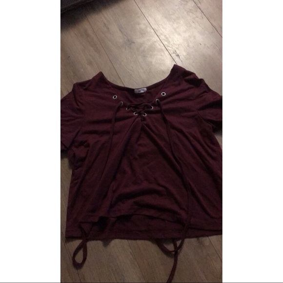 Red t shirt - Picture 2 of 3